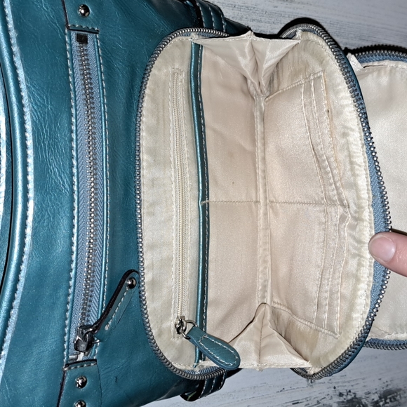 1107 Victoria Roberts Small Crossbody - Picture 9 of 12